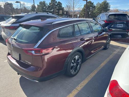 2018 Buick Regal TourX Essence