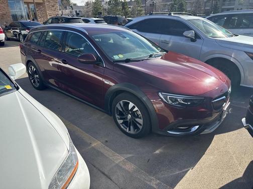 2018 Buick Regal TourX Essence