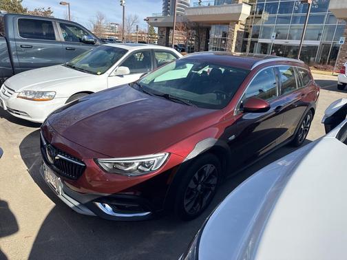 2018 Buick Regal TourX Essence