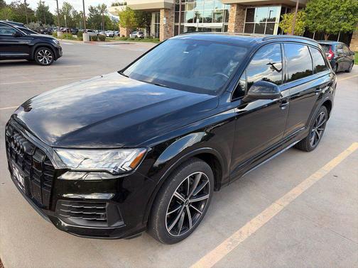 Mythos Black Metallic 2022 Audi Q7 55 Premium Plus