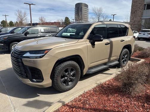 2025 Lexus LX 700h Overtrail