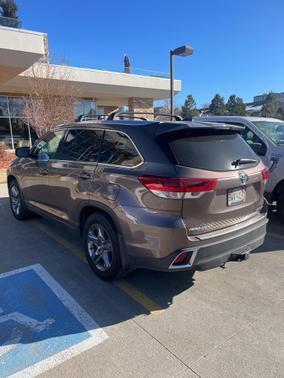 2019 Toyota Highlander Limited Platinum