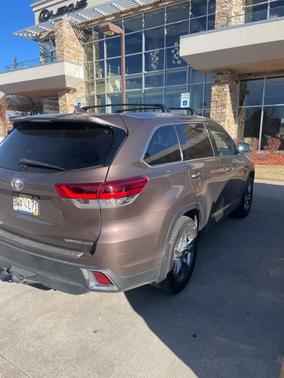 2019 Toyota Highlander Limited Platinum