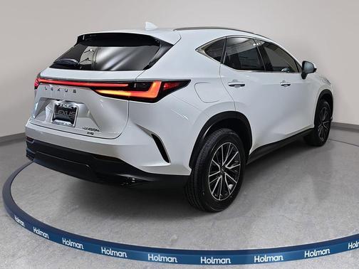 2026 Lexus NX 450h+ Luxury