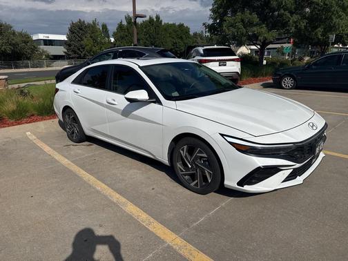2024 Hyundai ELANTRA Limited