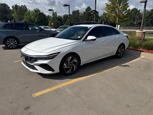 2024 Hyundai ELANTRA Limited