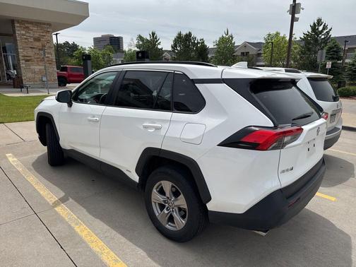 Ice Cap 2025 Toyota RAV4 Hybrid XLE
