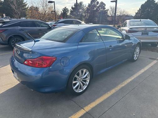 2011 INFINITI G37 Base