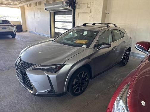 2025 Lexus UX 300h Premium