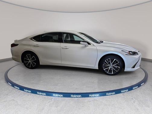 Eminent White Pearl 2025 Lexus ES 300h Base