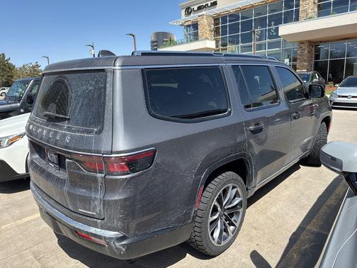 Baltic Gray Metallic Clearcoat 2022 Jeep Wagoneer Series III 4x4