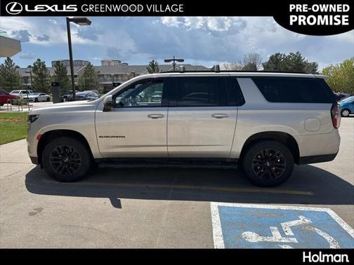 2021 Chevrolet Suburban RST