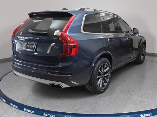 2019 Volvo XC90 T6 Momentum