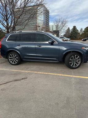 2019 Volvo XC90 T6 Momentum