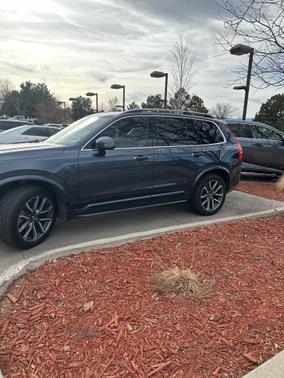 2019 Volvo XC90 T6 Momentum