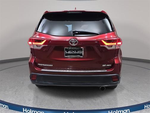 2017 Toyota Highlander SE