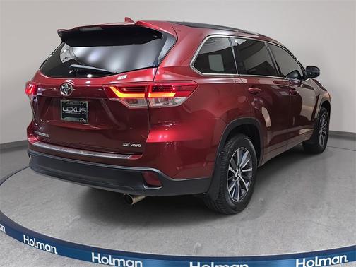 2017 Toyota Highlander SE