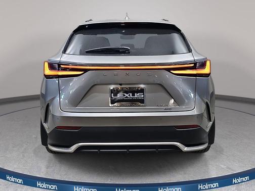 2026 Lexus NX 450h+ F SPORT Handling