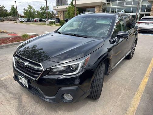 Crystal Black Silica 2018 Subaru Outback 3.6R Touring
