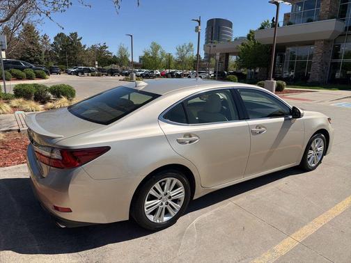 Cashmere Metallic 2016 Lexus ES 350 Base
