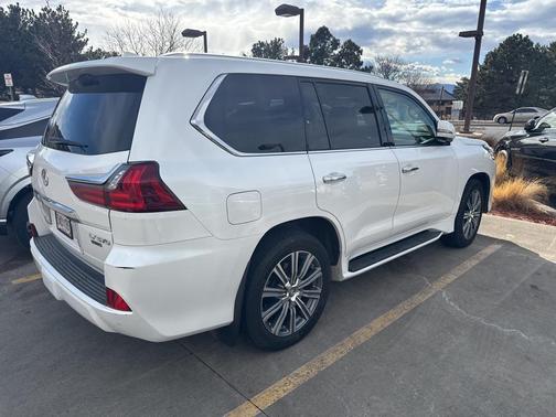 2016 Lexus LX 570 Base