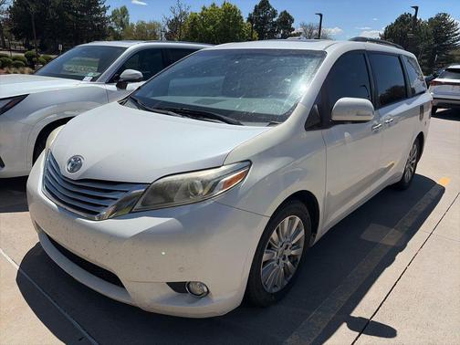 Blizzard Pearl 2015 Toyota Sienna Limited Premium