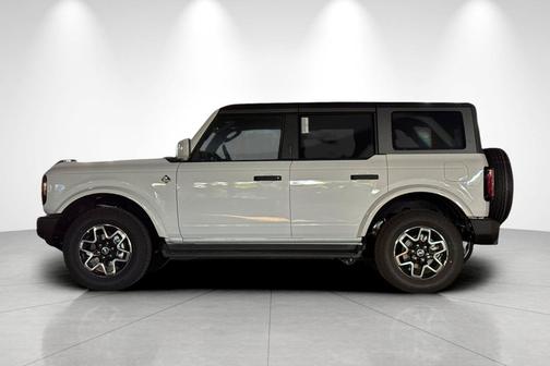 Oxford White 2026 Ford Bronco Outer Banks