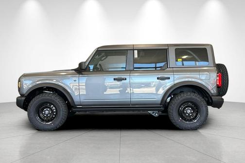 Carbonized Gray Metallic 2026 Ford Bronco Big Bend