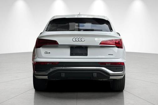 Ibis White 2023 Audi Q5 45 S line Premium Plus