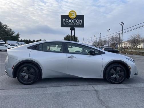 2024 Toyota Prius LE