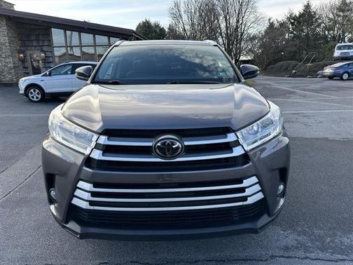 2018 Toyota Highlander SE