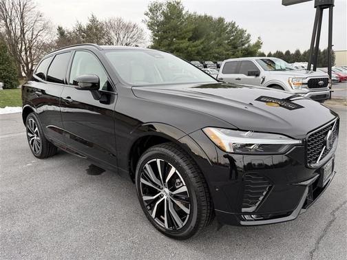 2024 Volvo XC60 B5 Plus Dark Theme