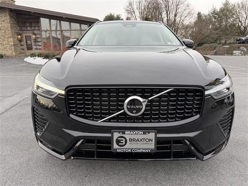 2024 Volvo XC60 B5 Plus Dark Theme