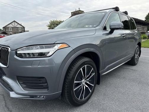 2020 Volvo XC90 T6 Momentum