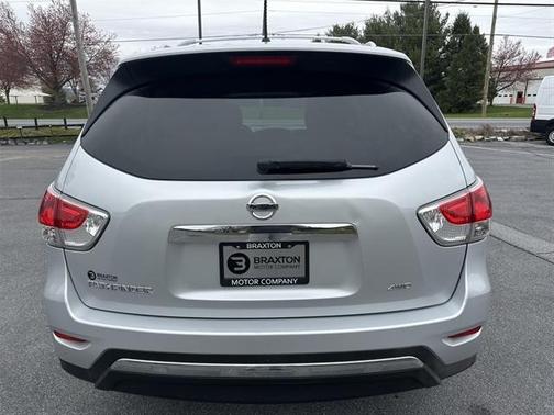 2016 Nissan Pathfinder S