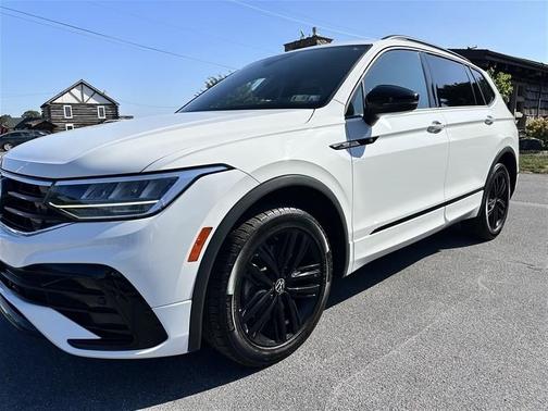 2022 Volkswagen Tiguan 2.0T SE R-Line Black 4MOTION