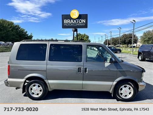 2003 GMC Safari Base