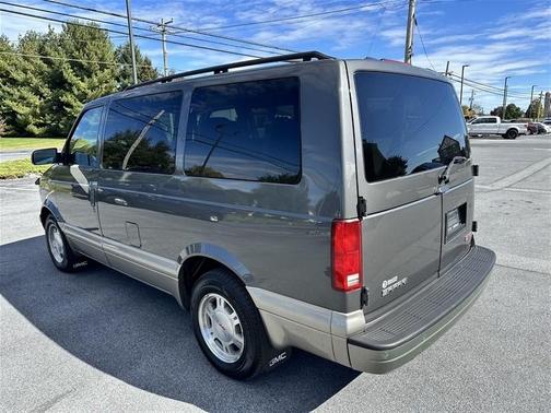 2003 GMC Safari Base