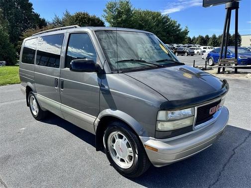 2003 GMC Safari Base