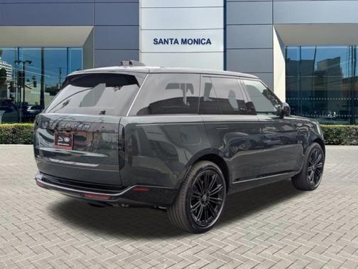 2025 Land Rover Range Rover P530 SE