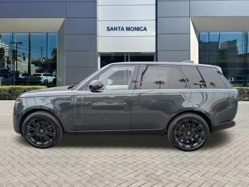 2025 Land Rover Range Rover P530 SE