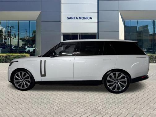2025 Land Rover Range Rover P530 SE 7 Seat