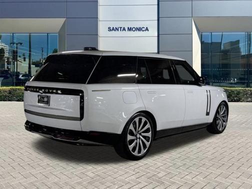2025 Land Rover Range Rover P530 SE 7 Seat