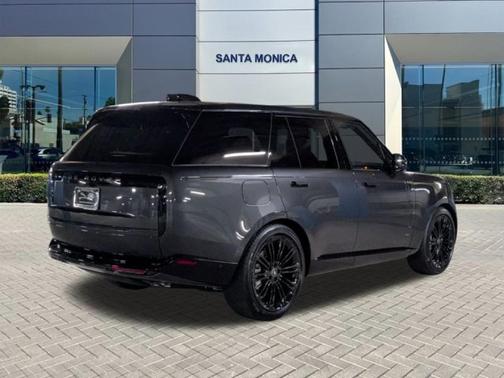 2025 Land Rover Range Rover P530 SE