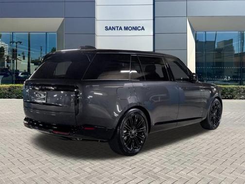 2025 Land Rover Range Rover P530 SE 7 Seat