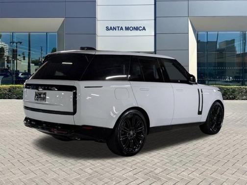 2025 Land Rover Range Rover P530 SE