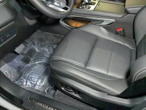 2025 Jaguar F-PACE P250 R-Dynamic S