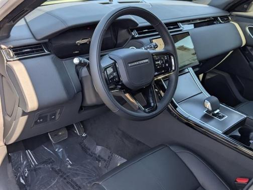 2026 Land Rover Range Rover Velar P400 Dynamic SE