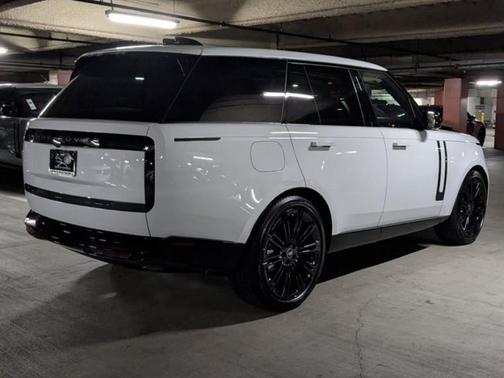 2025 Land Rover Range Rover P400 SE