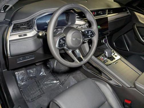 2025 Jaguar F-PACE P250 R-Dynamic S